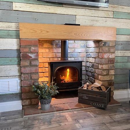 Villa Den Of Joy Humberston Fitties Sleeps 6,Hot Tub,Log Burner Cleethorpes Esterno foto